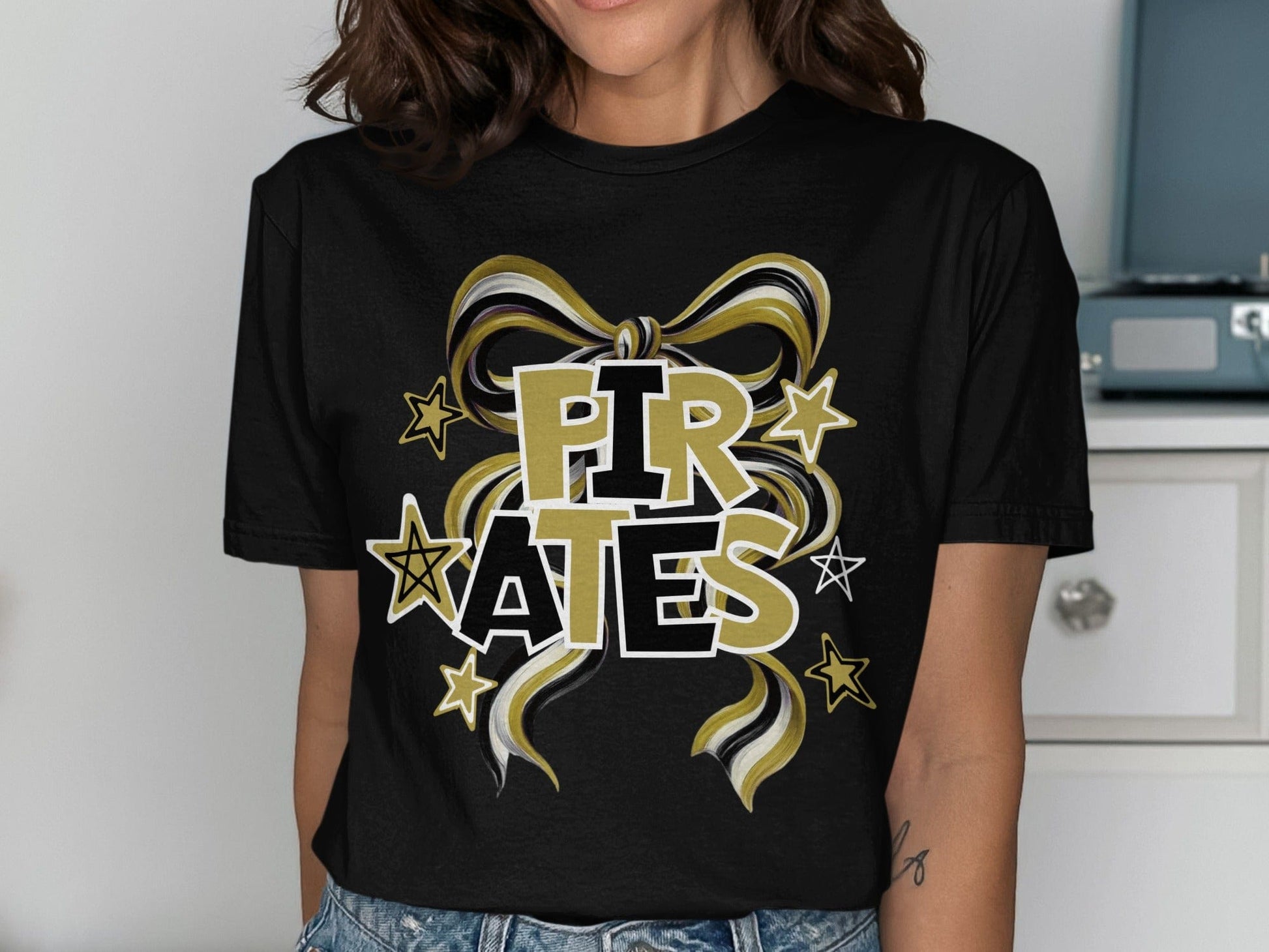 Jen Peete Designs Clothing T-shirts Pirates Spirit Bow Graphic – Yellow Gold, Black & White Design