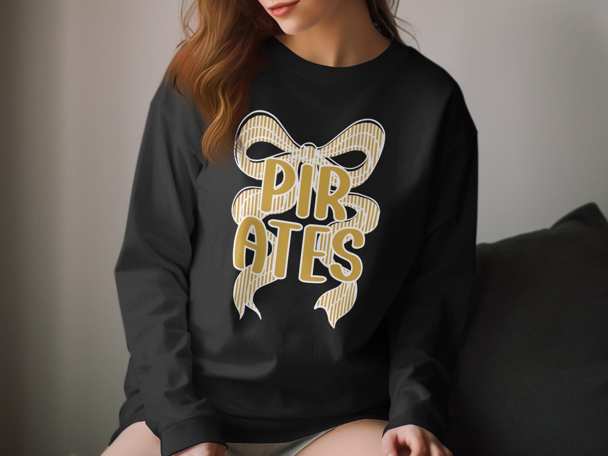 Jen Peete Designs Clothing T-shirts Seersucker Bow "Pirates" Mascot Graphic – Gold and White Striped Design