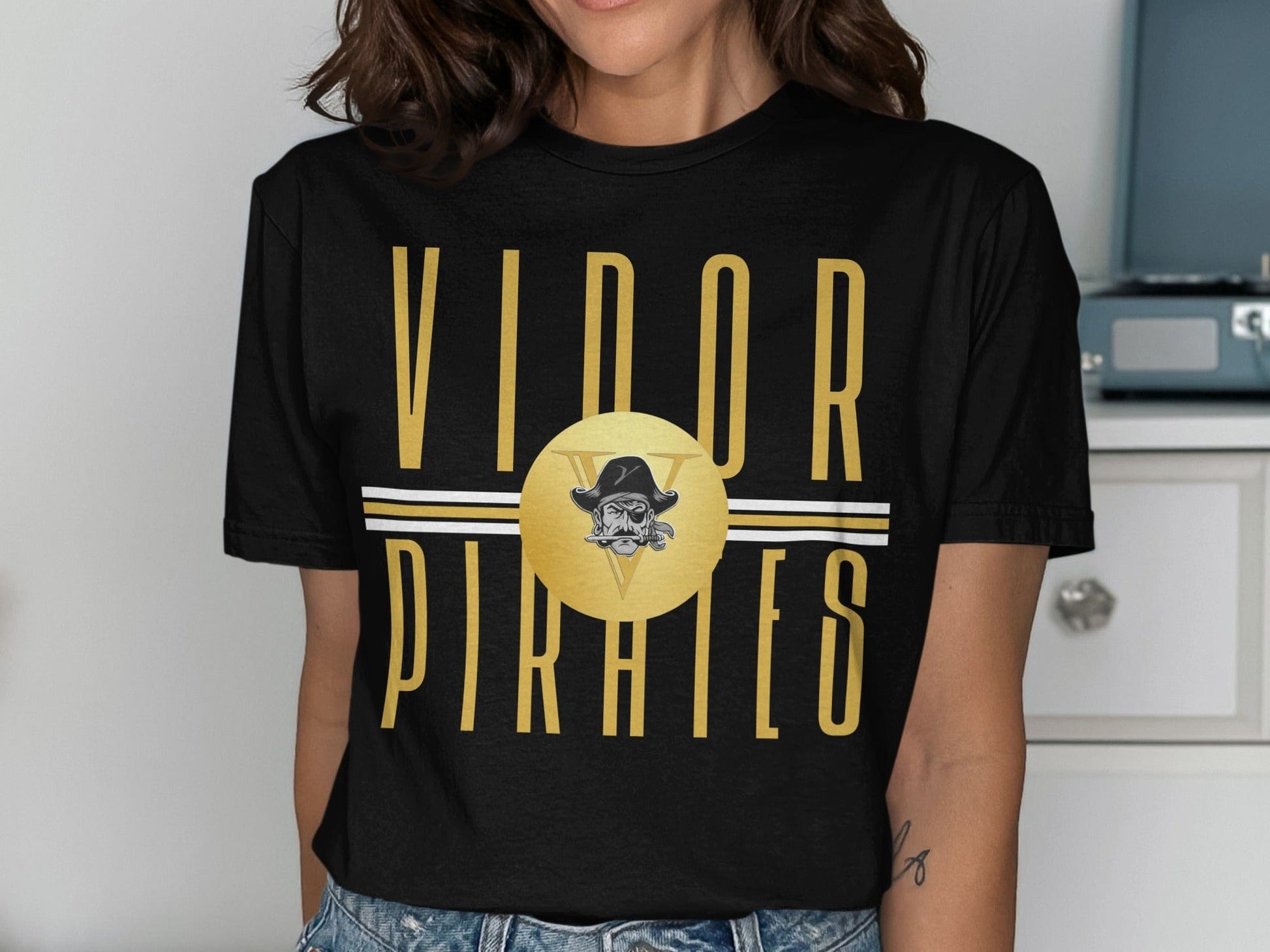 Jen Peete Designs Physical Item Vidor Pirates Logo T-Shirt